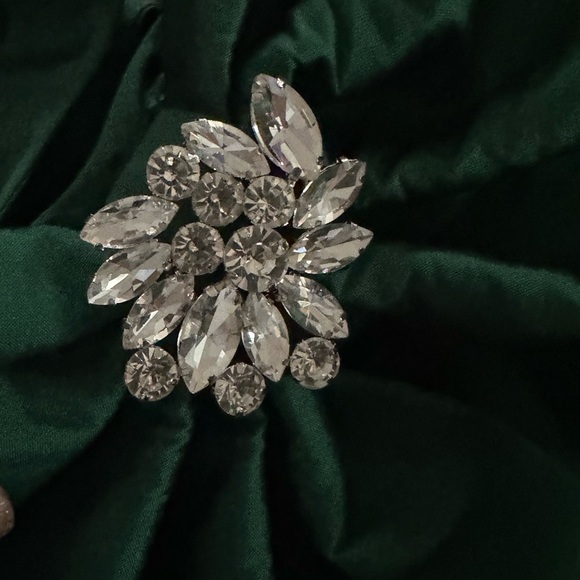 Eliza J Elegant Green Evening Gown - Picture 7 of 8